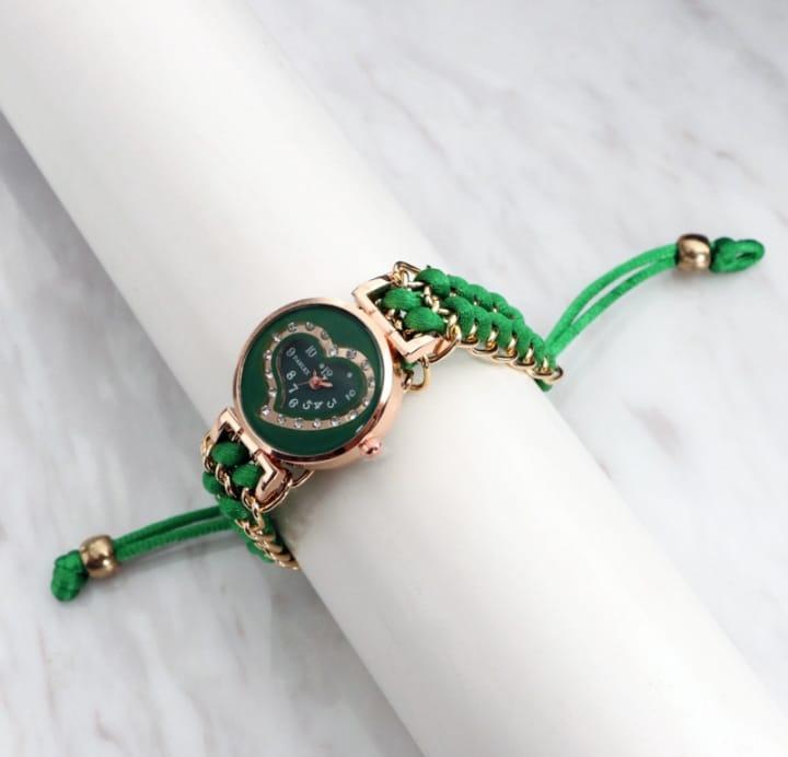 Elegant Heart-Shaped Quartz Watch for Women - Premium Chain Strap Design