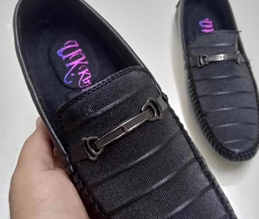 Classic Textured Black Loafers for Men | Casual & Semi-Formal Wear