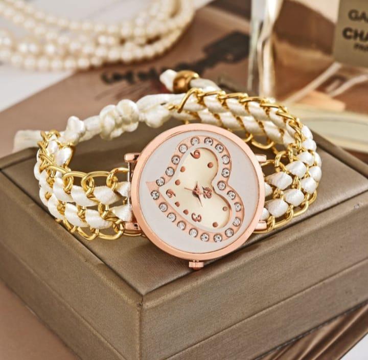Elegant Heart-Shaped Quartz Watch for Women - Premium Chain Strap Design